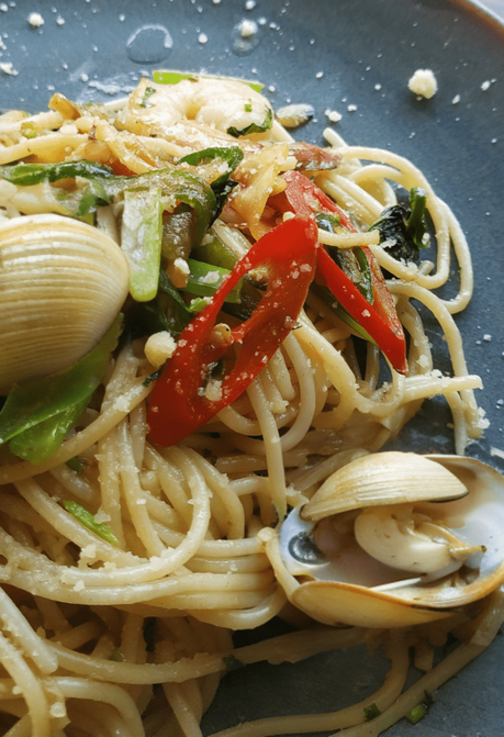 Spicy Clam and Kale Linguine